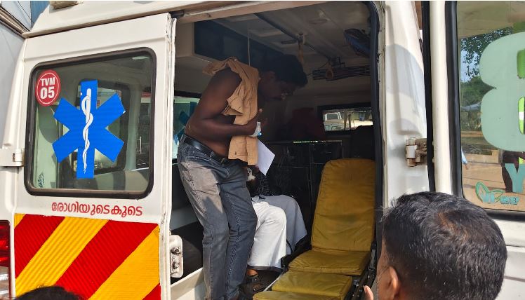 വർക്കല പാപനാശത്ത് ഓട്ടോ തൊഴിലാളികൾക്കിടയിൽ വാക്കേറ്റം ; രണ്ട് പേർക്ക് കുത്തേറ്റു